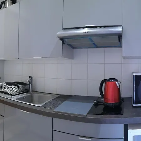 Très Grand Meublé - Juan Les Pins - Logt4 *