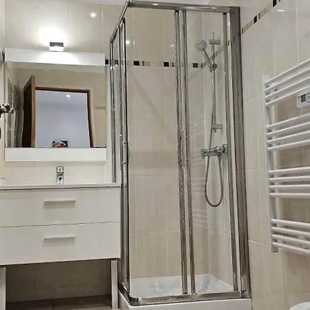 Très Grand Meublé - Juan Les Pins - Logt4 *